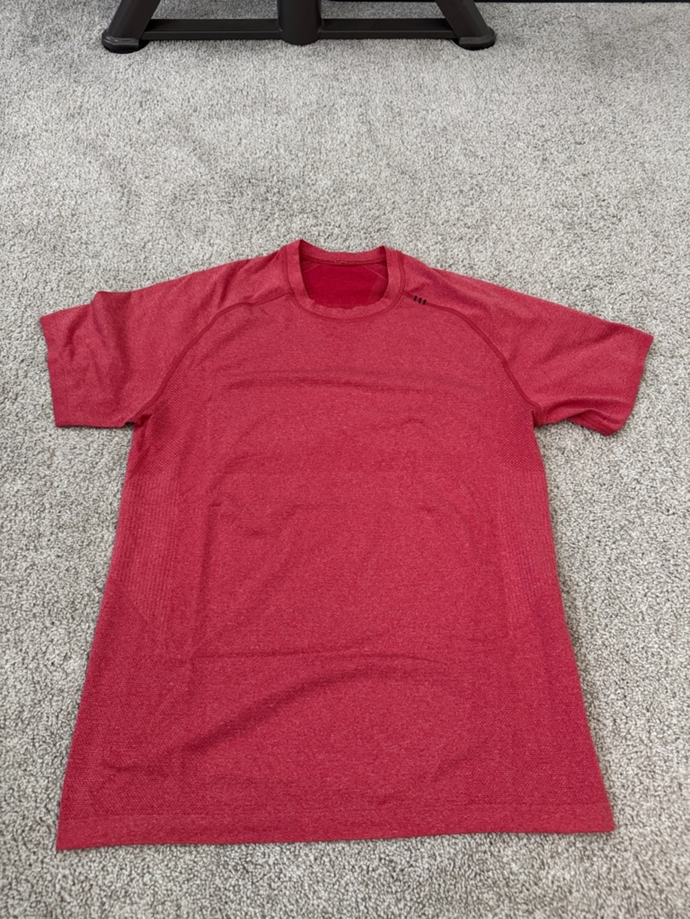 lululemon athletica Men's Short Sleeve Crew Tee - Red